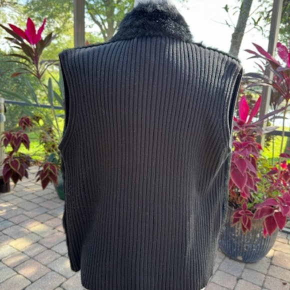 KIKIT Zippered Vest Black Faux Fur front/Sweater Back (reversible) Size 8 - Picture 7 of 14